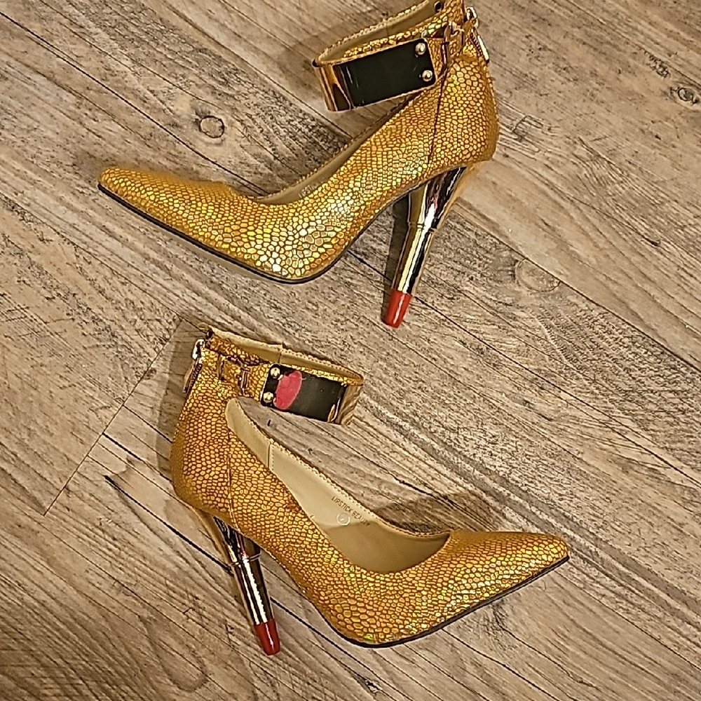 Gold and Lipstick Heels with Textured Finish